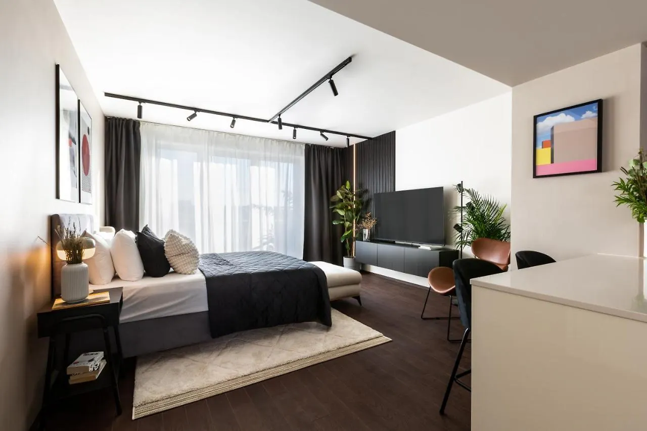 Turnkey I Central Apartment With Terrace Praga 0*,